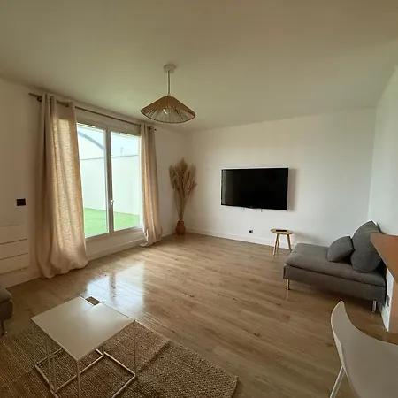 Appartement Cosy Cergy Le Haut Gare Exterior photo